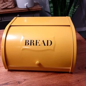 Metal bread bin